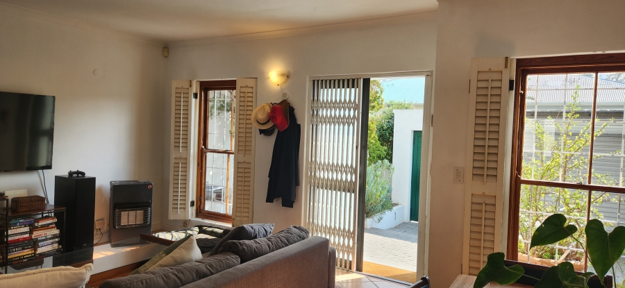 To Let 2 Bedroom Property for Rent in Harfield Village Western Cape